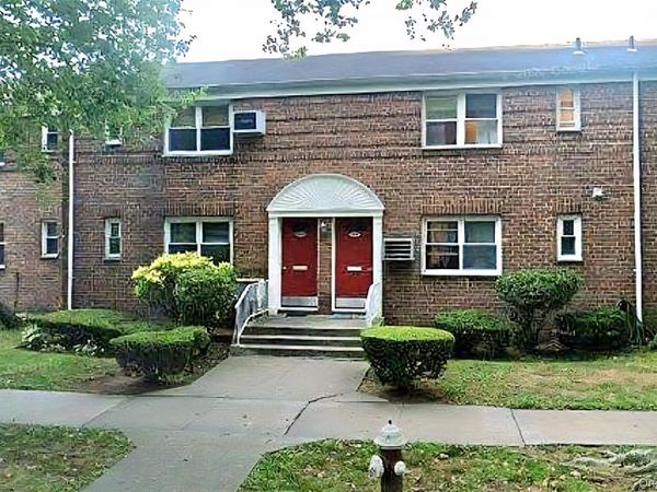 230-06 Kingsbury Avenue, Unit B, Oakland Gardens, NY 11364