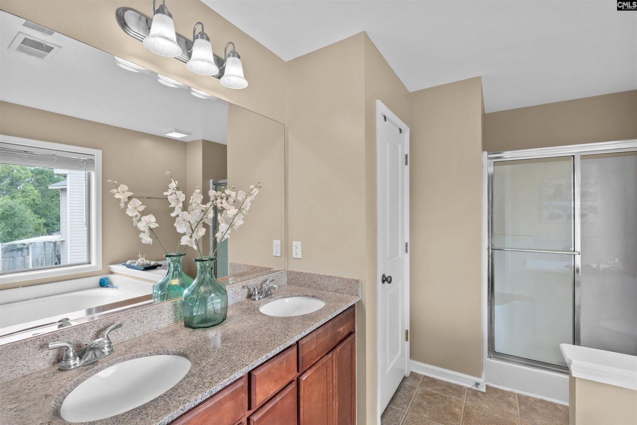 389 Peppercorn Lane Photo 16