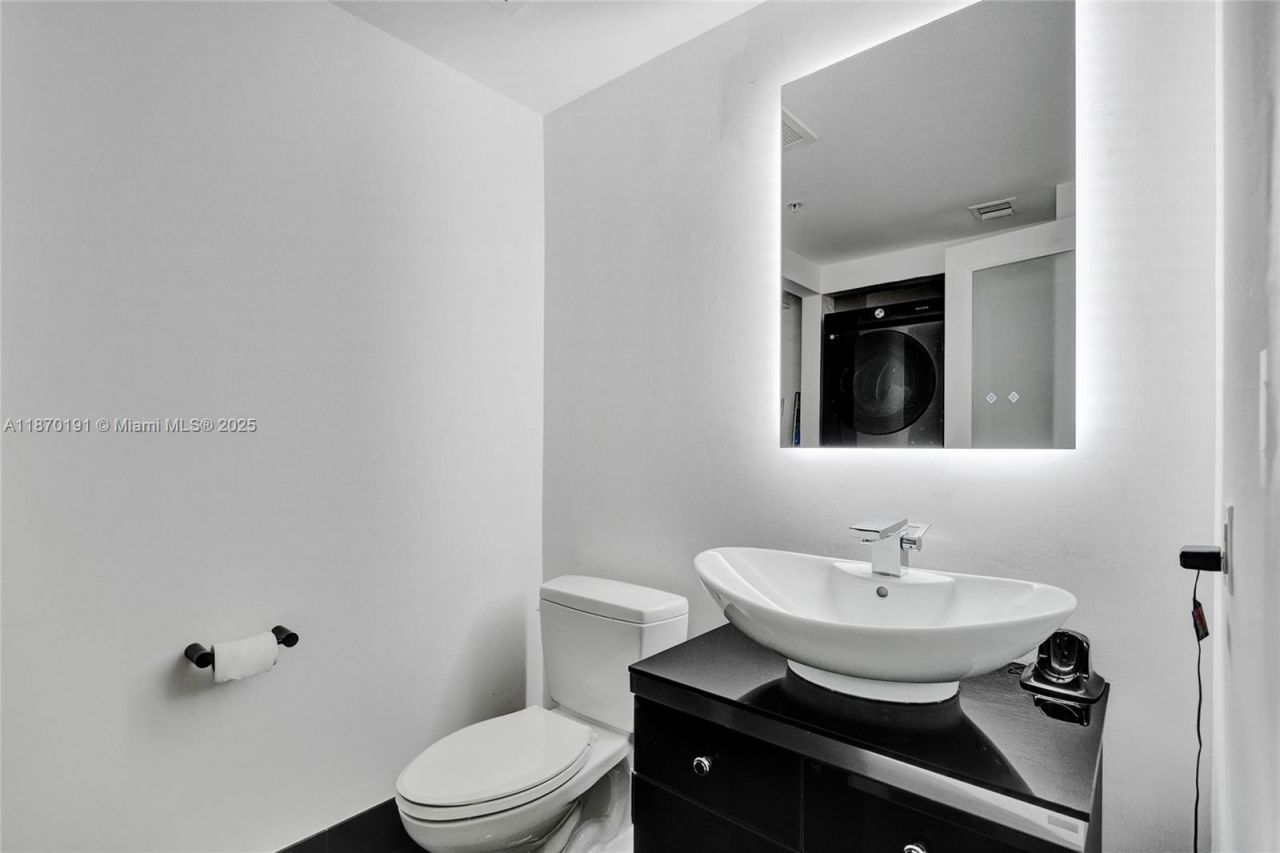 7901 Hispanola Ave, Unit 1601, North Bay Village, FL 33141 Photo