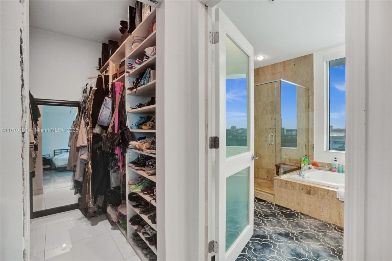 7901 Hispanola Ave, Unit 1601, North Bay Village, FL 33141 Photo