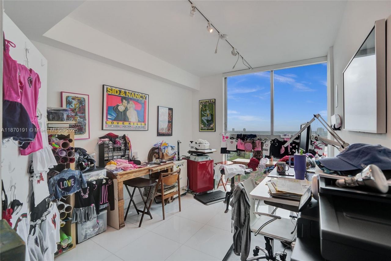 7901 Hispanola Ave, Unit 1601, North Bay Village, FL 33141 Photo