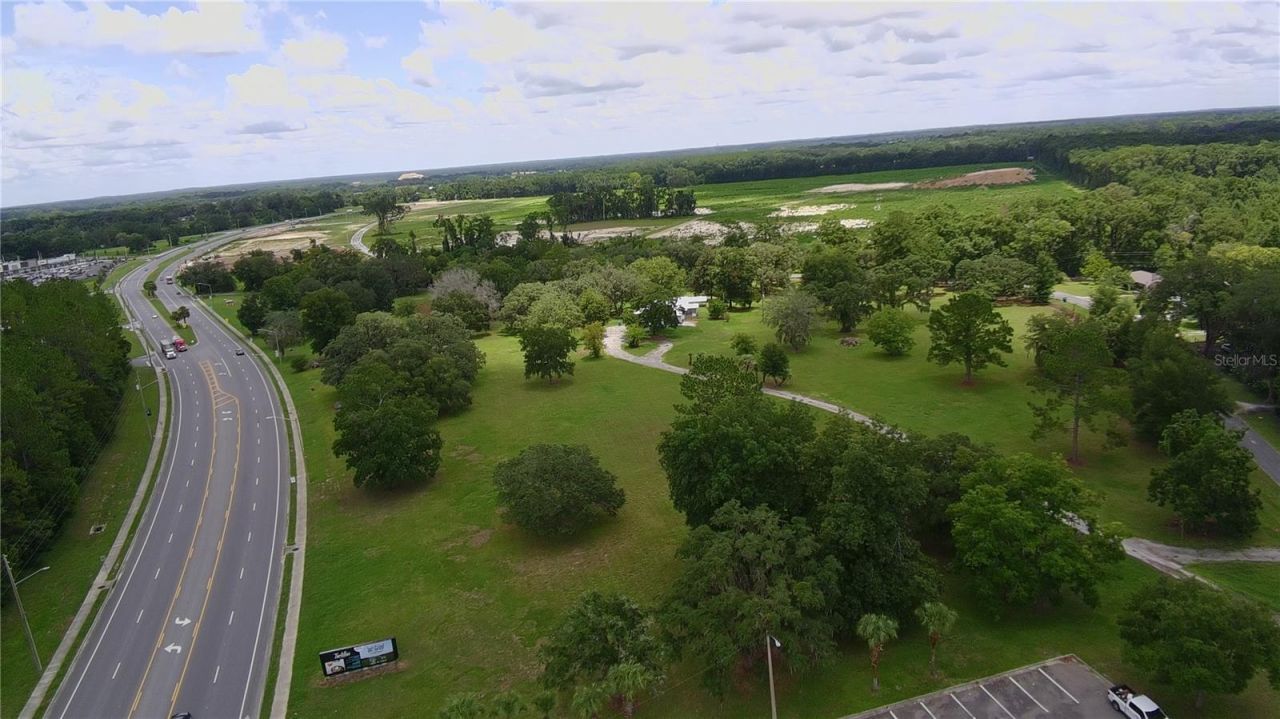 24206 Doc Karelas Drive, Newberry, FL 32669 Photo