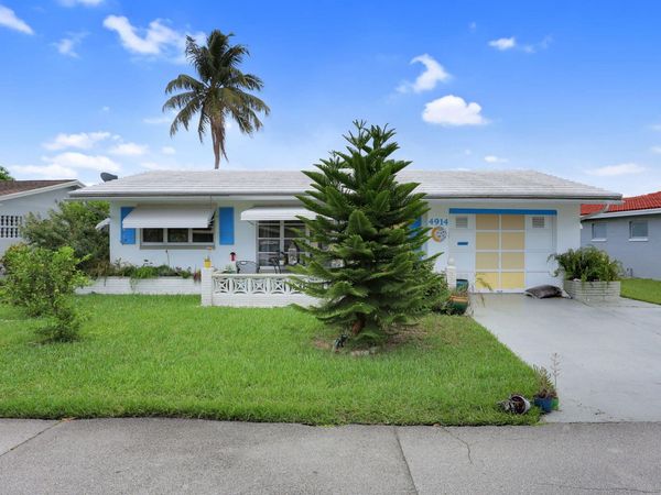 4914 NW 52 Street, Tamarac, FL 33319
