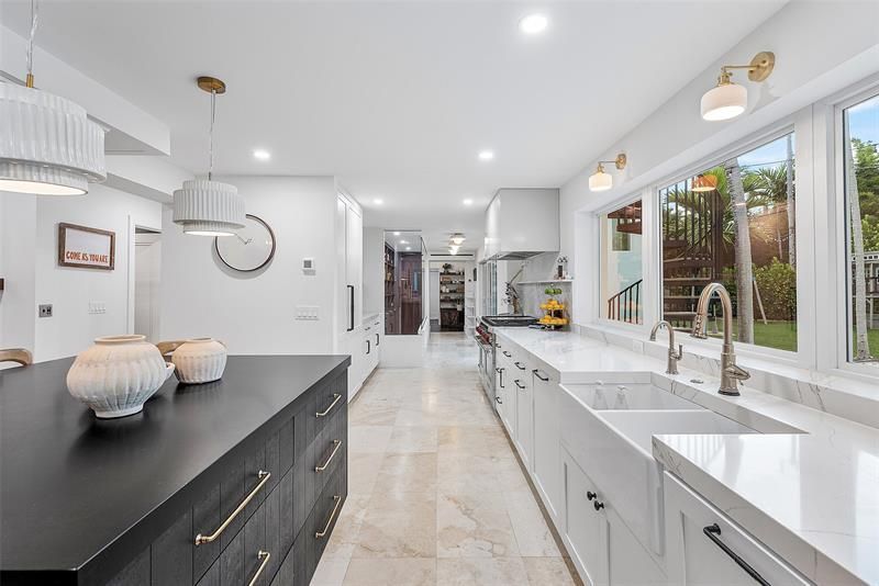 2421 NE 12th Street, Fort Lauderdale, FL 33304 Photo