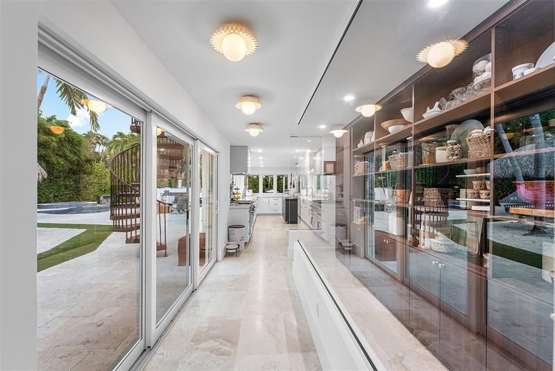 2421 NE 12th Street, Fort Lauderdale, FL 33304 Photo