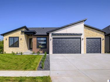 9415 S 86th Street, Lincoln, NE 68526