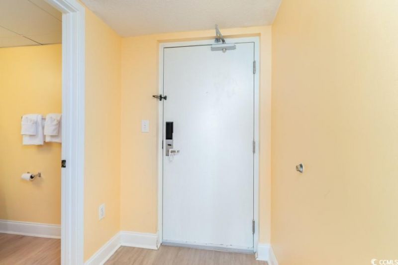 201 77th Ave. N Photo 4