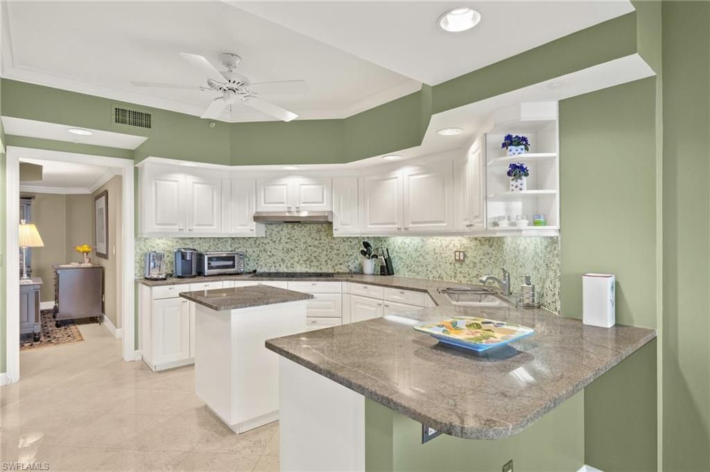 8990 Bay Colony Dr, Unit 1002, Naples, FL 34108 Photo