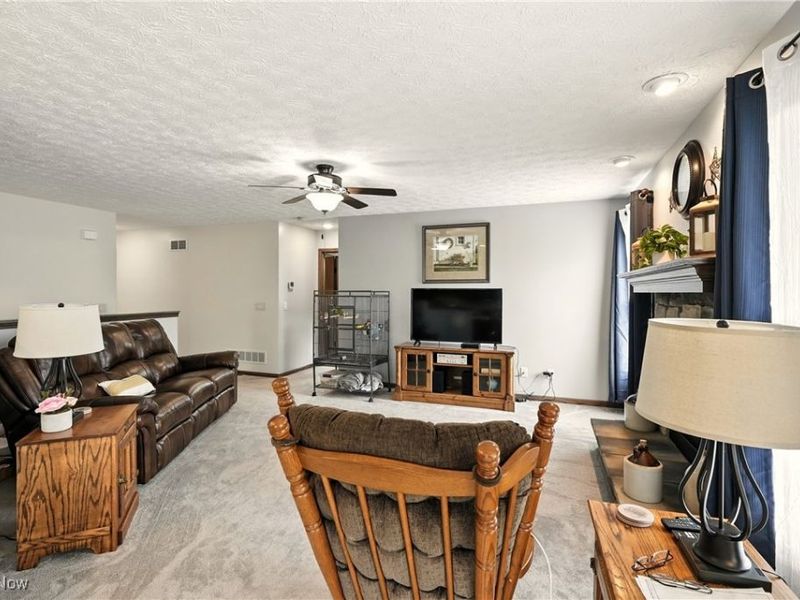 5239 Monroe Square E, Barberton, OH 44203 Photo 12