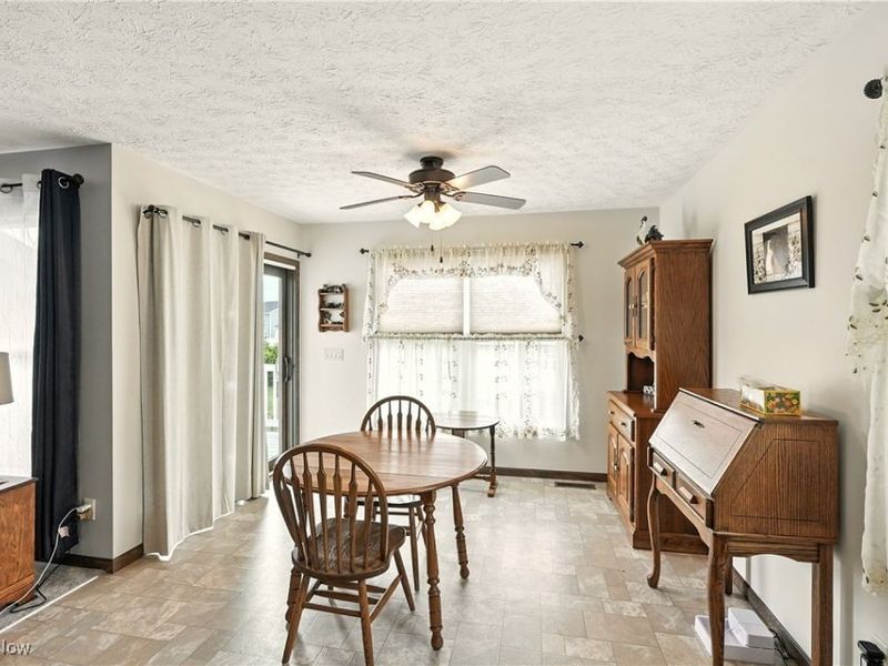 5239 Monroe Square E, Barberton, OH 44203 Photo 17