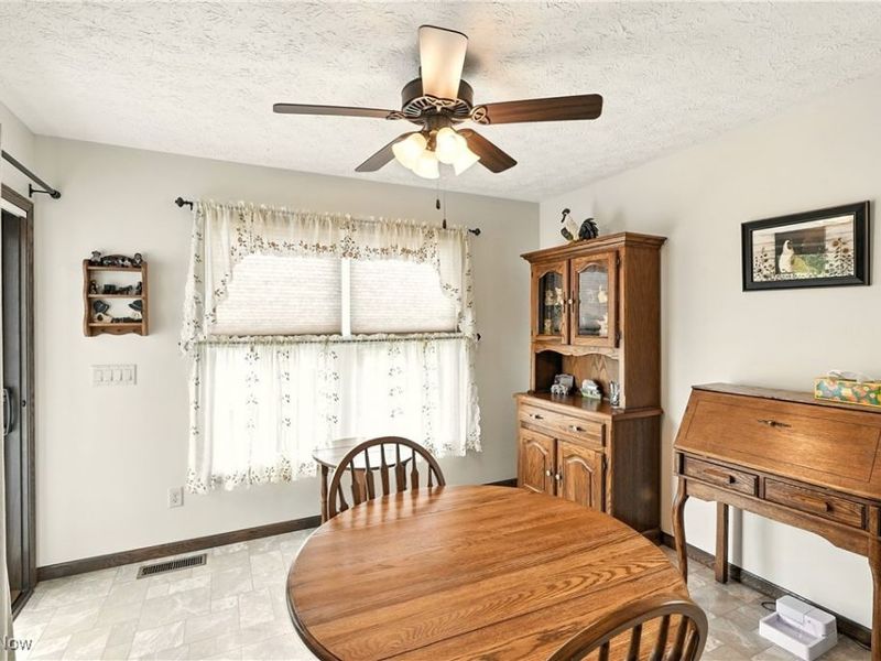 5239 Monroe Square E, Barberton, OH 44203 Photo 18