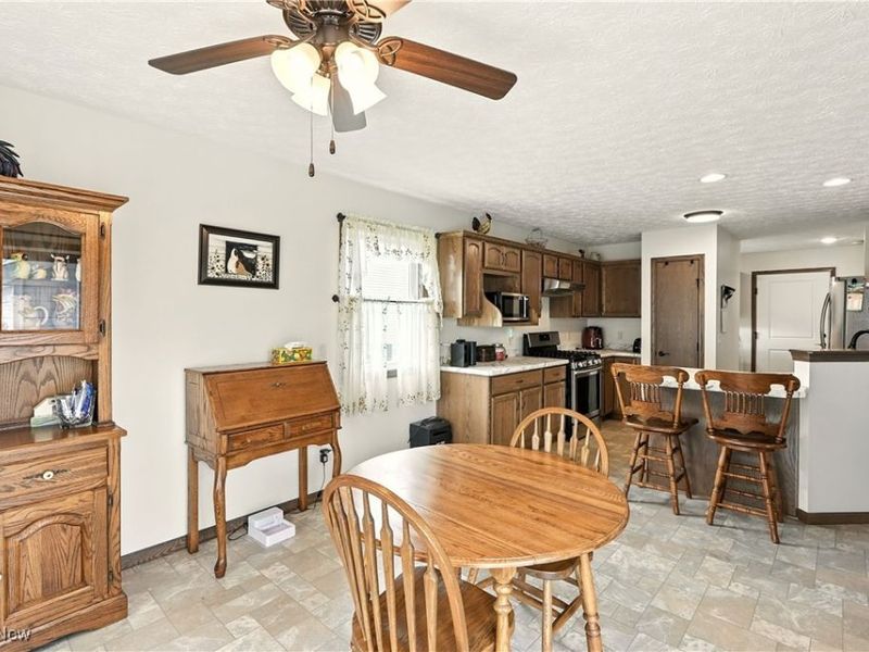 5239 Monroe Square E, Barberton, OH 44203 Photo 19