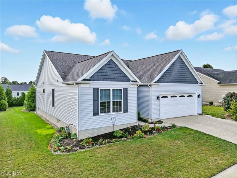 5239 Monroe Square E, Barberton, OH 44203 Photo 2