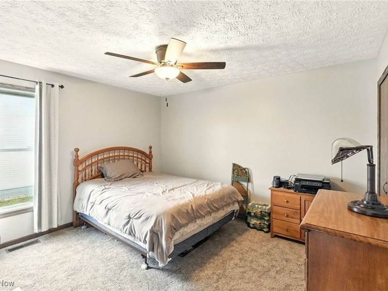 5239 Monroe Square E, Barberton, OH 44203 Photo 6