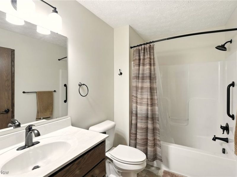 5239 Monroe Square E, Barberton, OH 44203 Photo 7