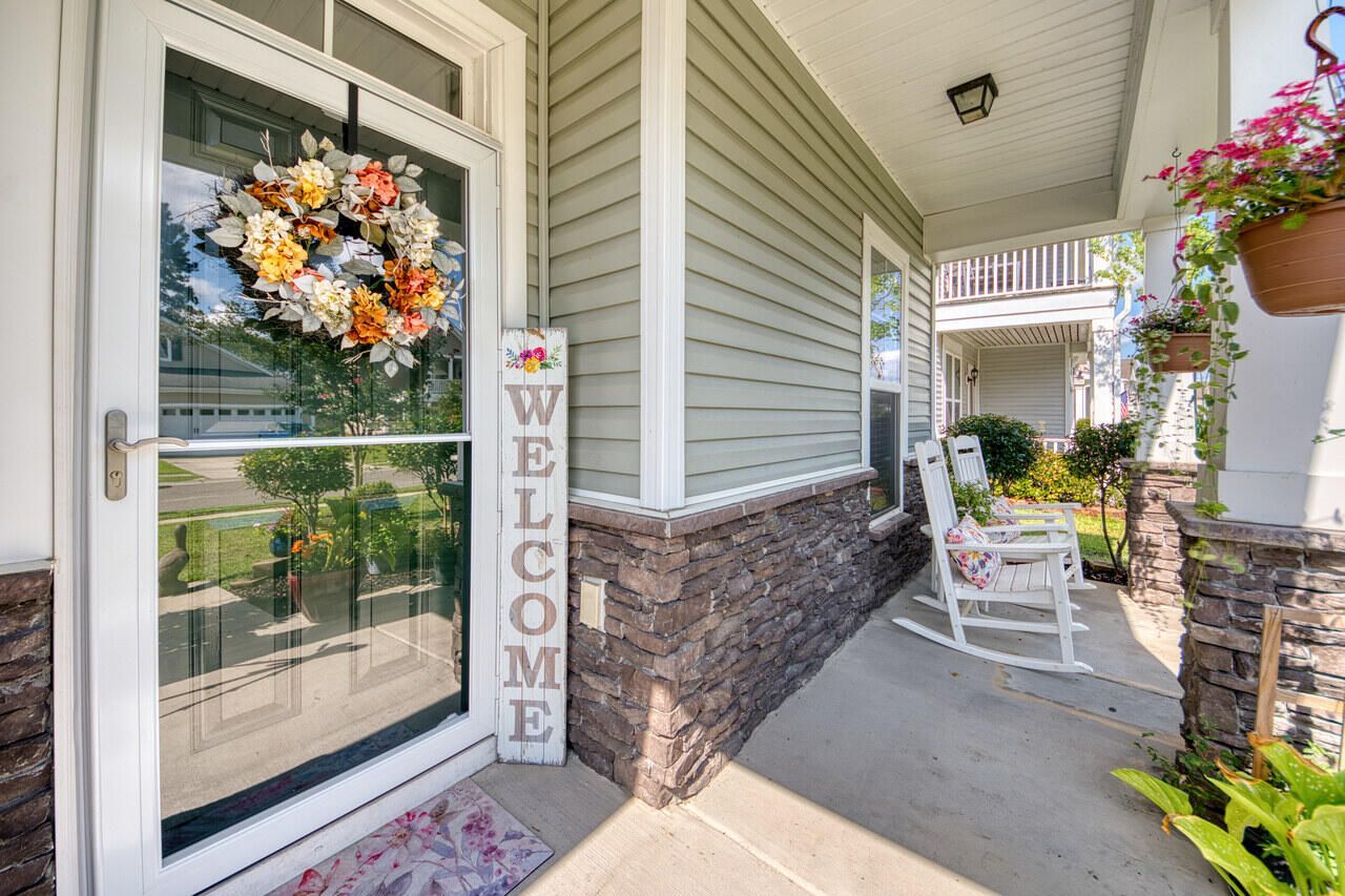 527 Crossland Drive Photo 3