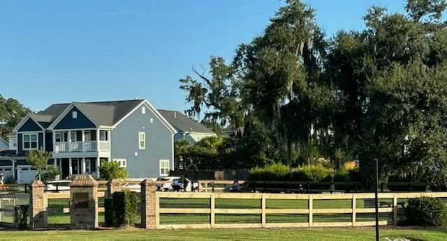 527 Crossland Drive Photo 32