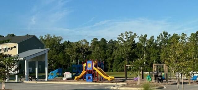 527 Crossland Drive Photo 33