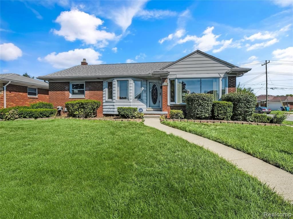 16215 Stricker Avenue, Eastpointe, MI 48021 Main Photo
