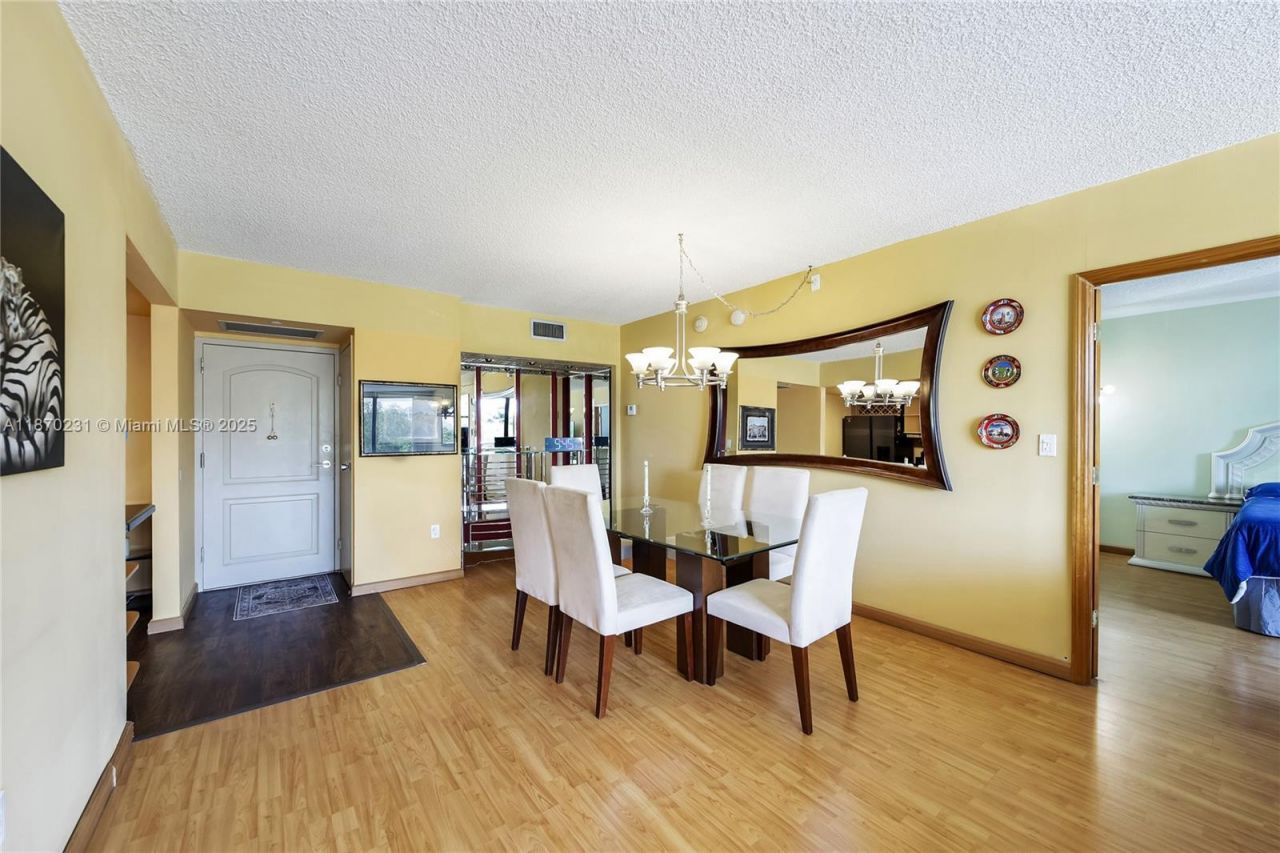 3675 N Country Club Dr, Unit 204, Aventura, FL 33180 Photo