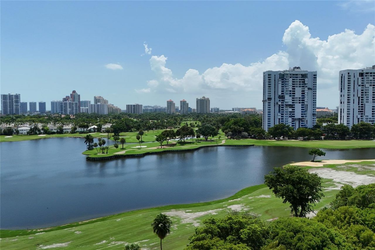 3675 N Country Club Dr, Unit 204, Aventura, FL 33180 Photo