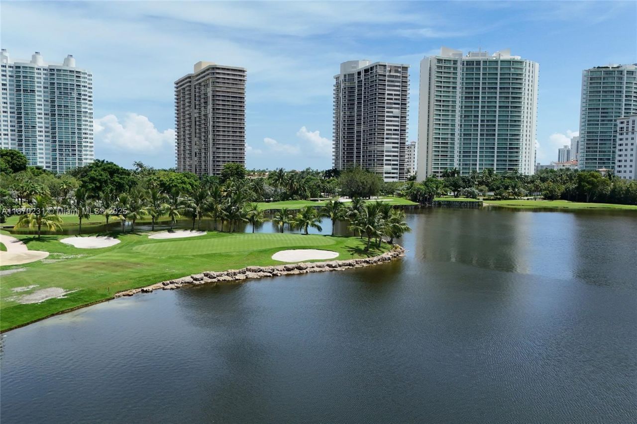 3675 N Country Club Dr, Unit 204, Aventura, FL 33180 Photo