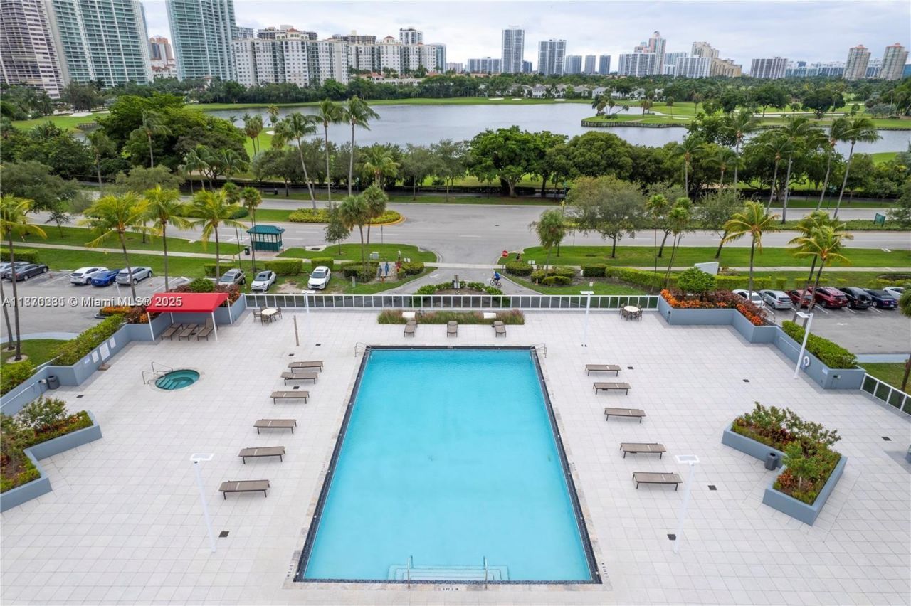 3675 N Country Club Dr, Unit 204, Aventura, FL 33180 Photo