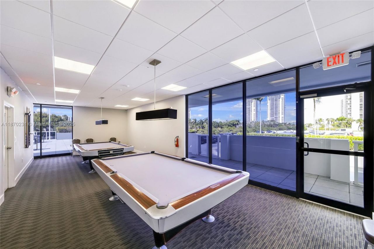 3675 N Country Club Dr, Unit 204, Aventura, FL 33180 Photo