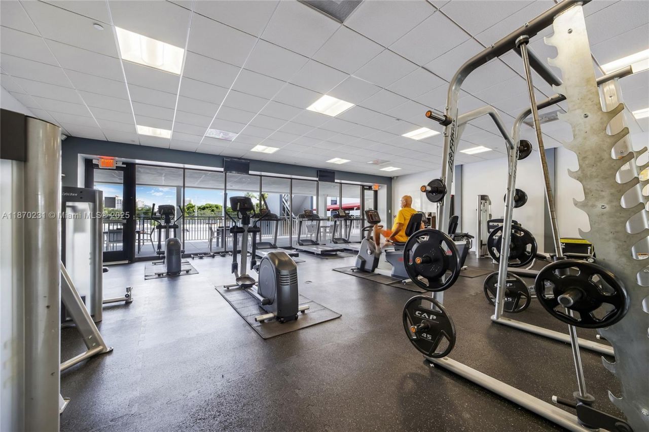 3675 N Country Club Dr, Unit 204, Aventura, FL 33180 Photo