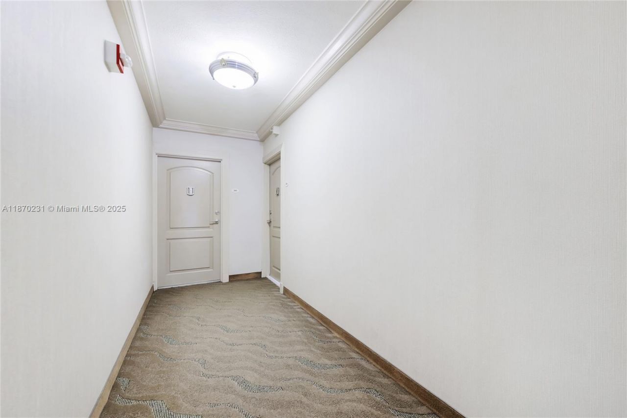 3675 N Country Club Dr, Unit 204, Aventura, FL 33180 Photo