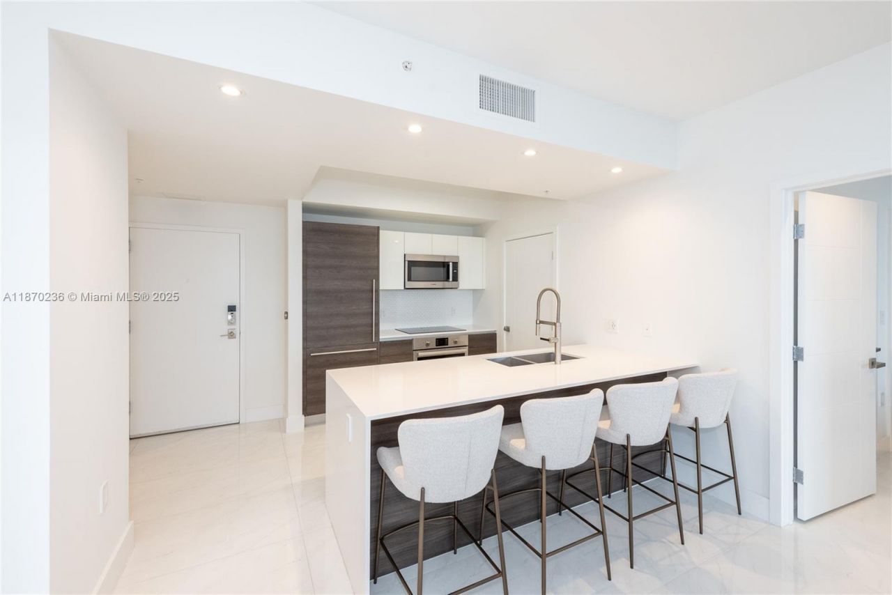 301 Altara Ave, Unit 619, Coral Gables, FL 33146 Photo