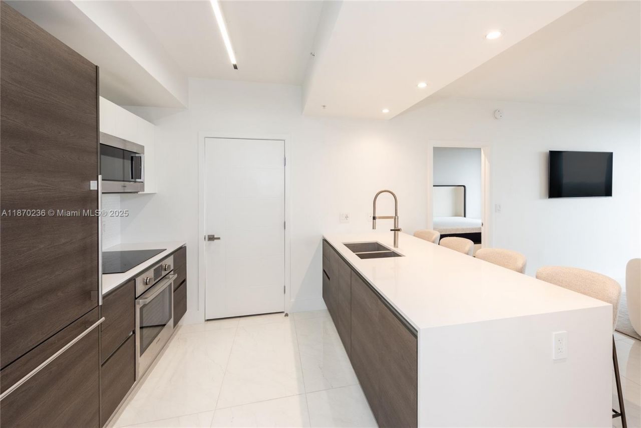 301 Altara Ave, Unit 619, Coral Gables, FL 33146 Photo