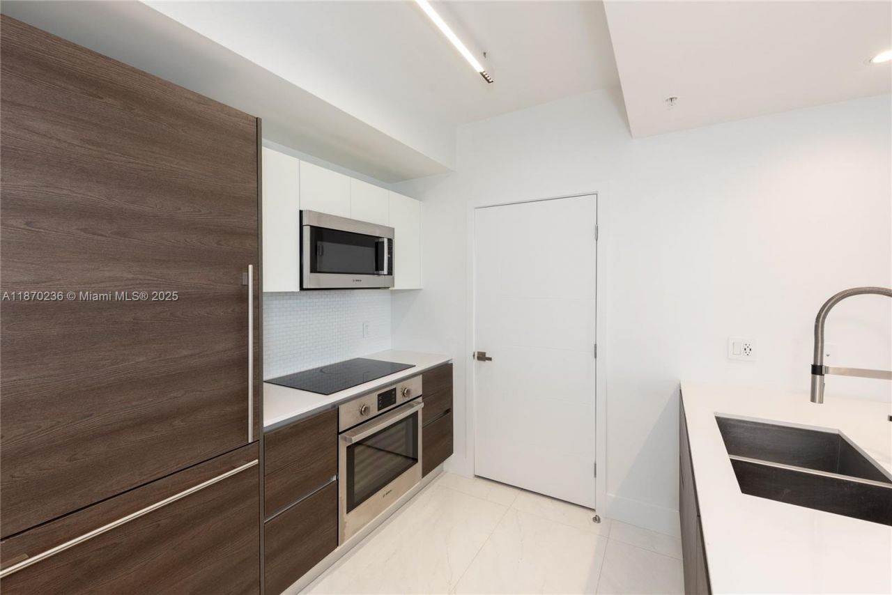 301 Altara Ave, Unit 619, Coral Gables, FL 33146 Photo