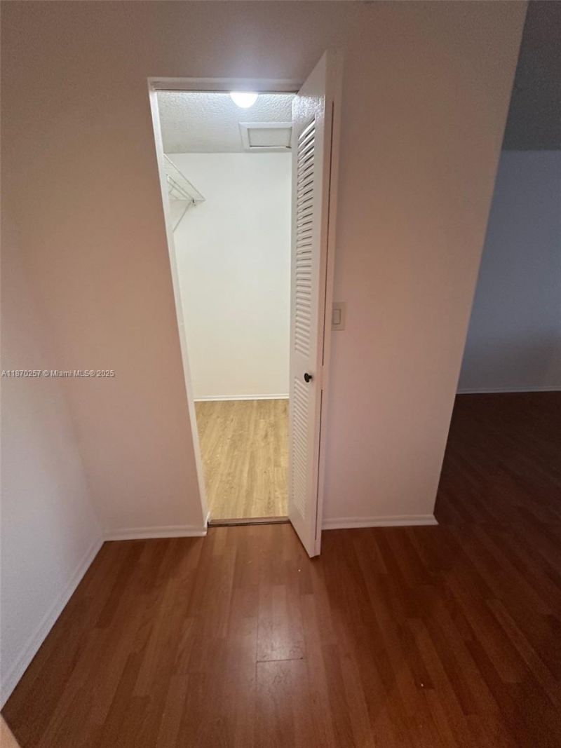 17911 NW 68th Ave, Unit N206, Hialeah, FL 33015 Photo