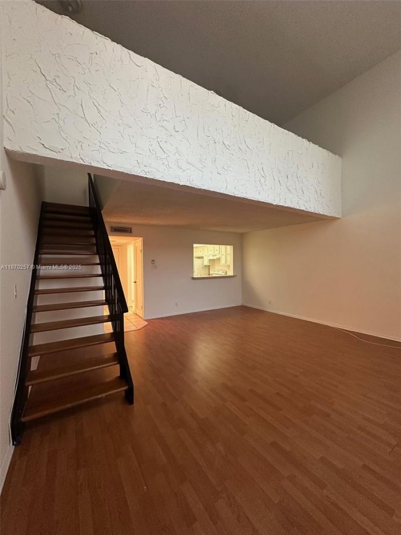 17911 NW 68th Ave, Unit N206, Hialeah, FL 33015 Photo