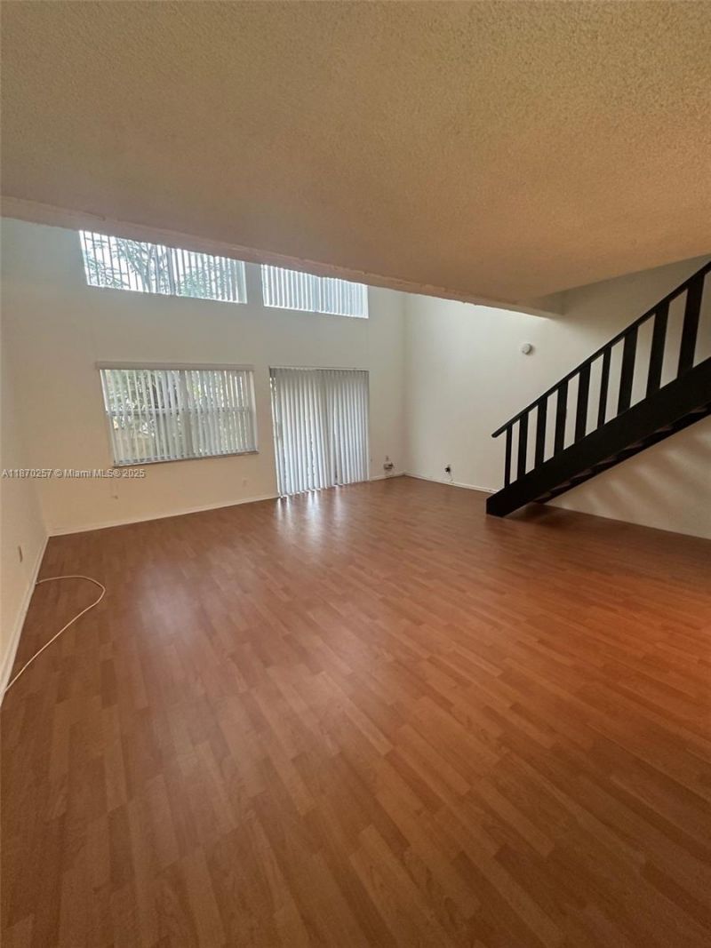 17911 NW 68th Ave, Unit N206, Hialeah, FL 33015 Photo