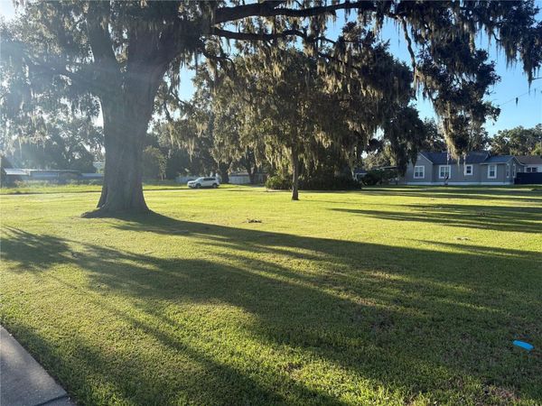 425 W BROADWAY STREET, FORT MEADE, FL 33841