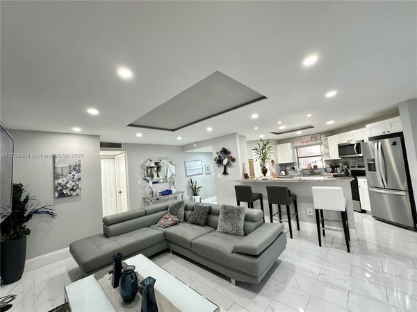 6655 W Broward Blvd, Unit 201, Plantation, FL 33317