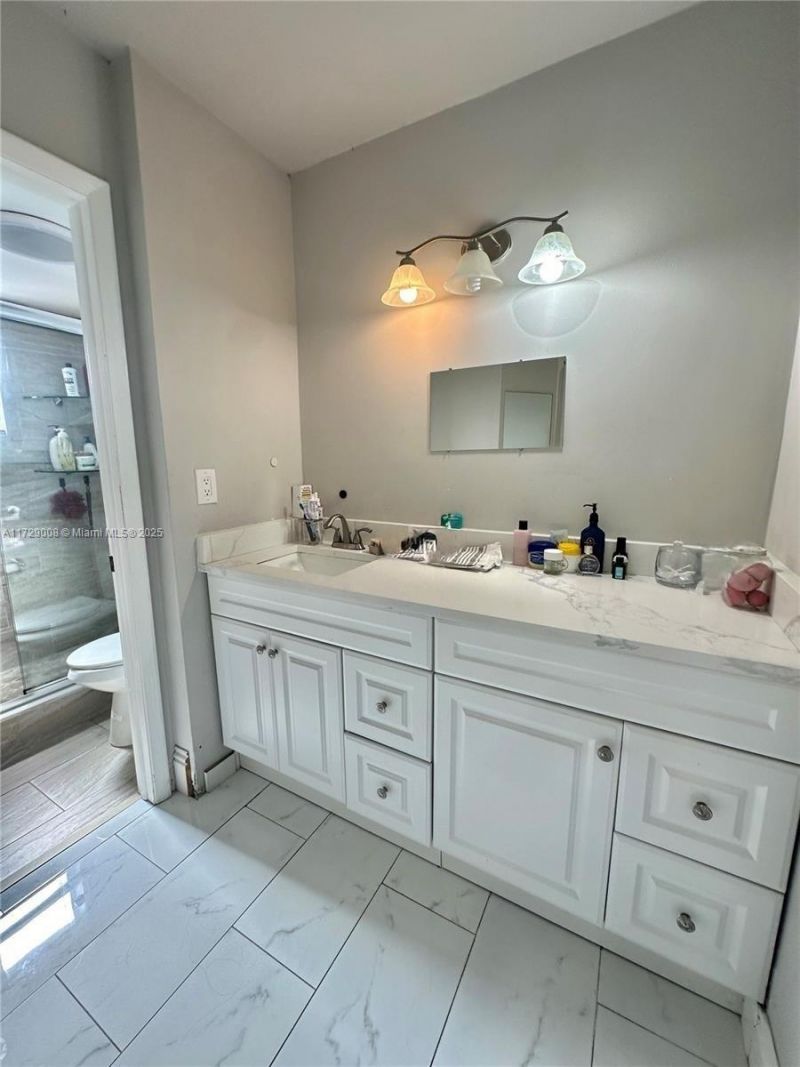 6655 W Broward Blvd, Unit 201, Plantation, FL 33317 Photo