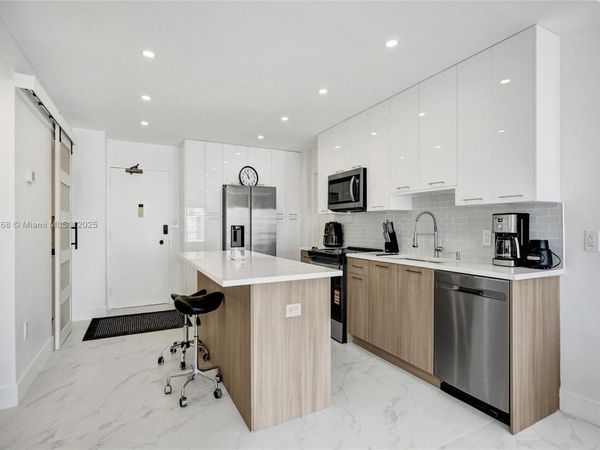 1985 S Ocean Dr, Unit 11L, Hallandale Beach, FL 33009