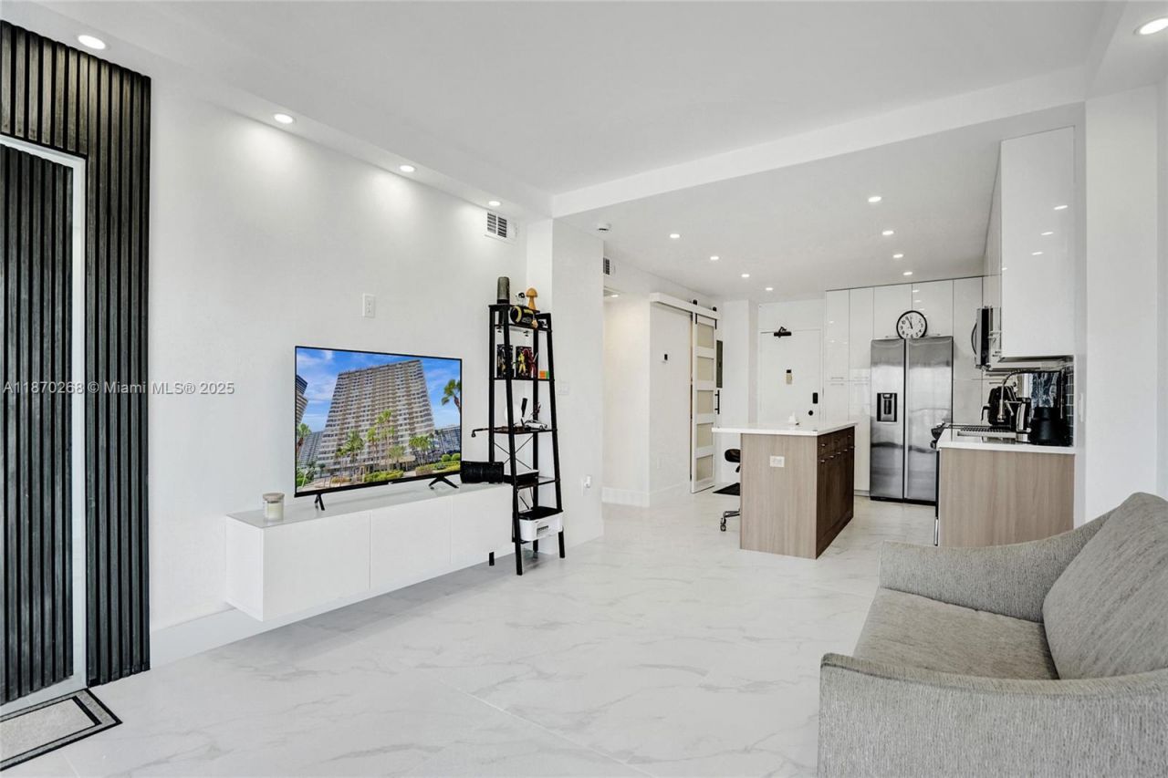 1985 S Ocean Dr, Unit 11L, Hallandale Beach, FL 33009 Photo