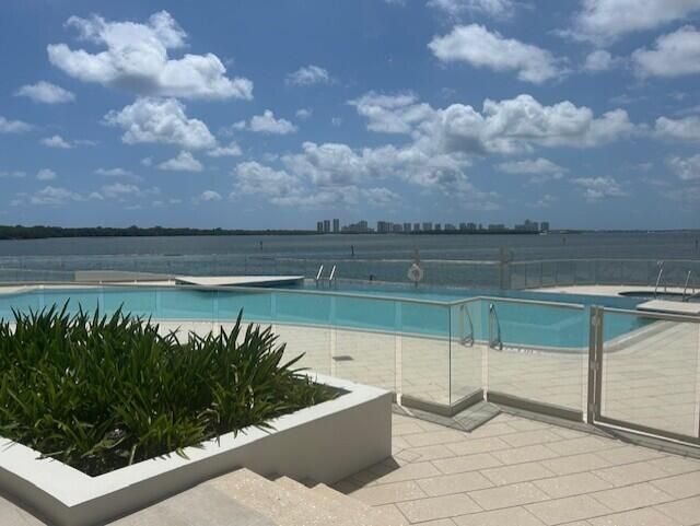 100 Lakeshore Drive, Unit 754, North Palm Beach, FL 33408 Photo