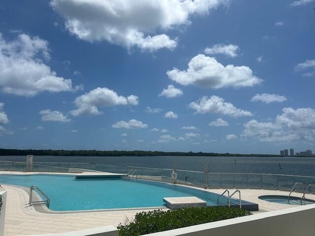 100 Lakeshore Drive, Unit 754, North Palm Beach, FL 33408 Photo