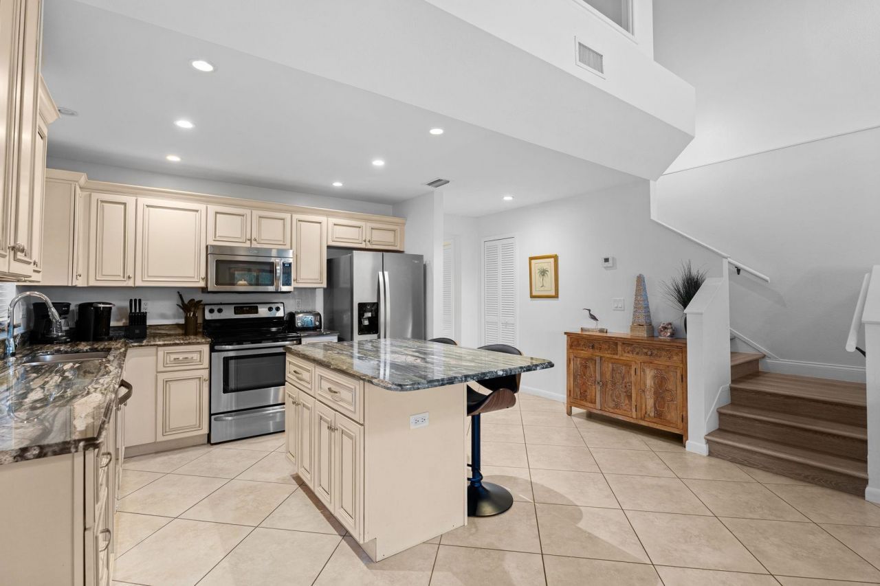 1811 Olde Middle Gulf Dr, Unit 14, Sanibel, FL 33957 Photo