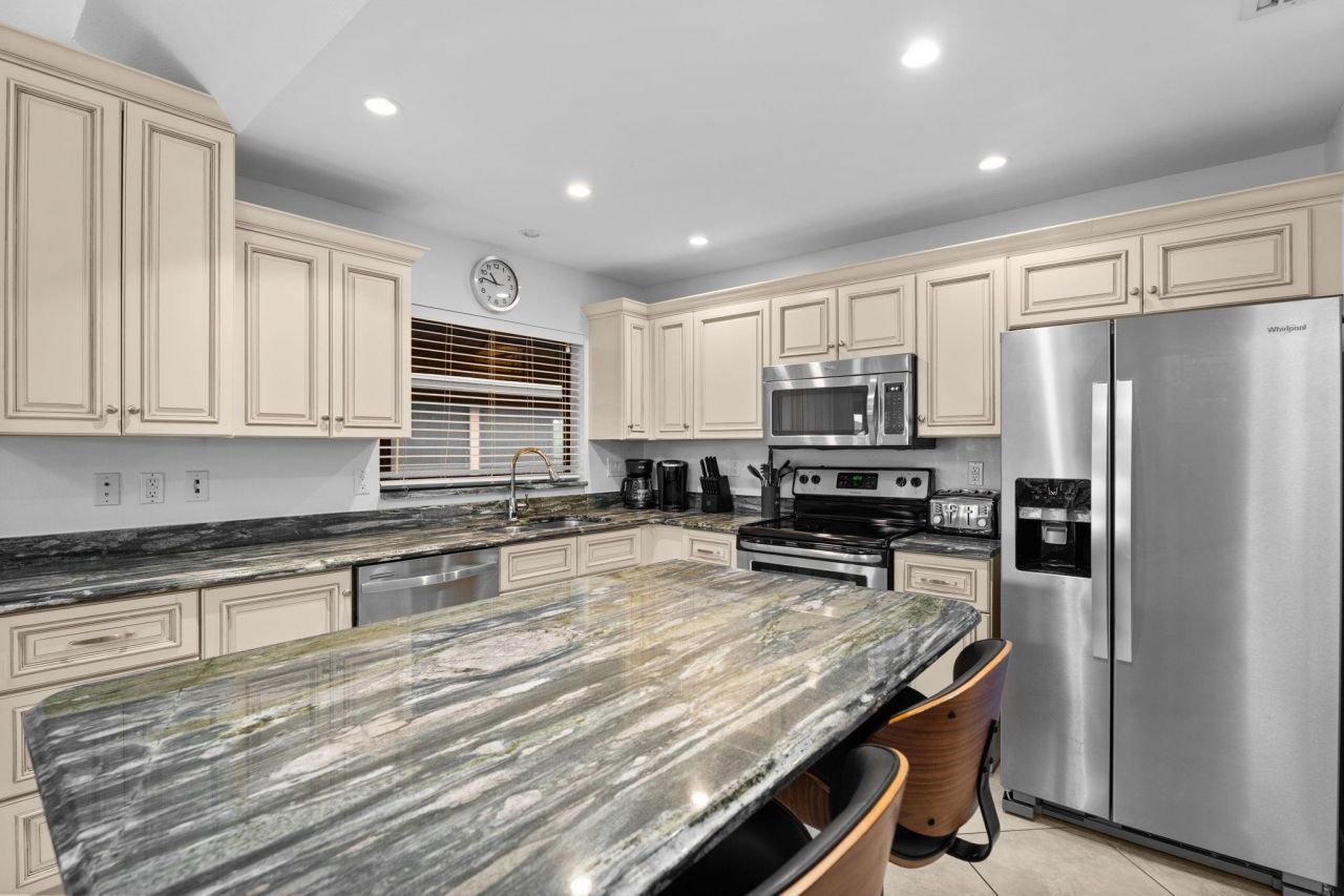 1811 Olde Middle Gulf Dr, Unit 14, Sanibel, FL 33957 Photo