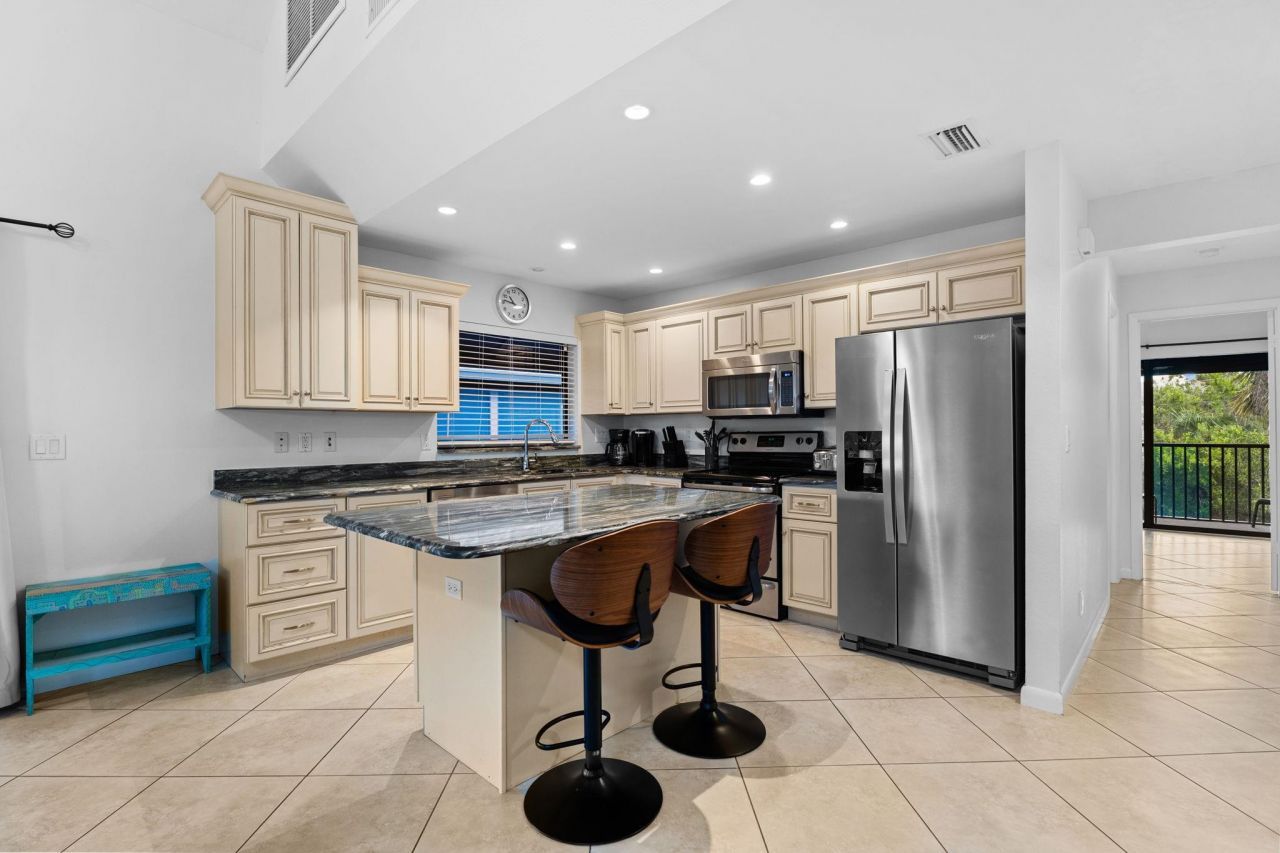 1811 Olde Middle Gulf Dr, Unit 14, Sanibel, FL 33957 Photo