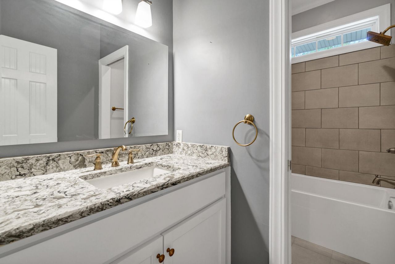 308 Jungle Road Photo 13