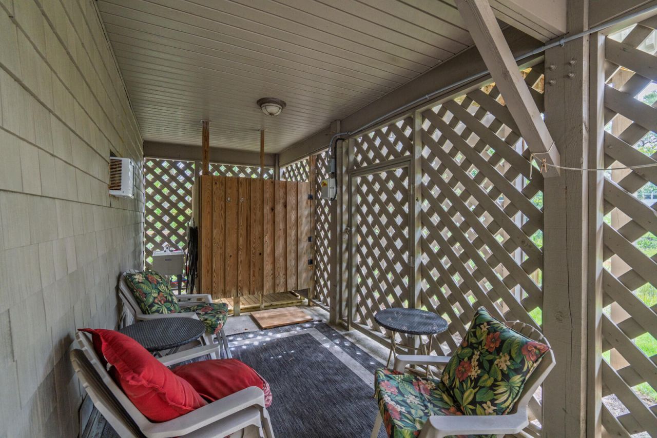 308 Jungle Road Photo 51