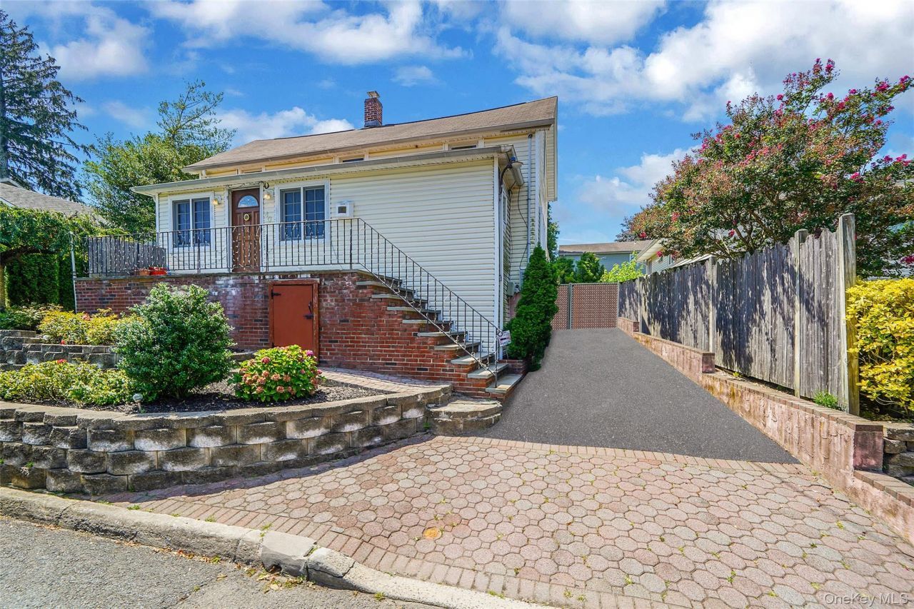 40 Valentine Avenue, Glen Cove, NY 11542 Main Photo