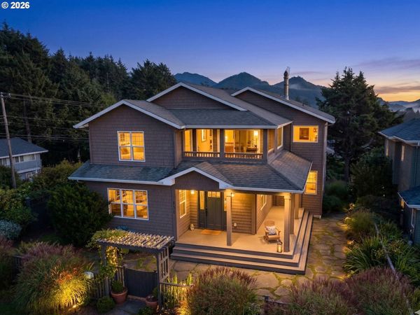 131 W NEBESNA ST, Cannon Beach, OR 97110